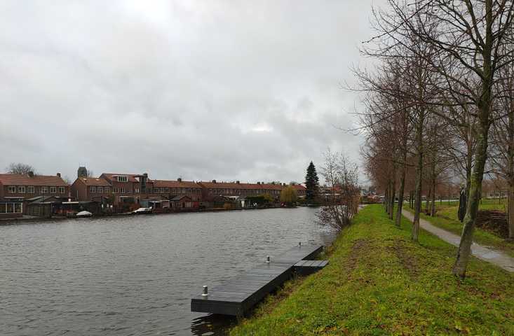 Ontwerp en realisatie verschillendede aanlegsteigers voor sloepen langs de Hollandse IJssel